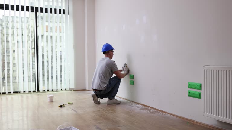 Best Biohazard Mold Removal  in Creighton, NE